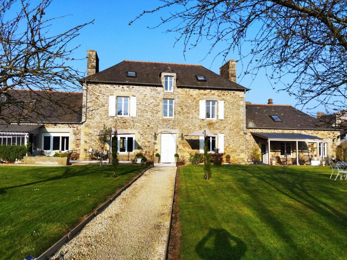 La Ménardière Serenitatis chambre d'hôtes petit déjeuner compris Corseul Extérieur photo