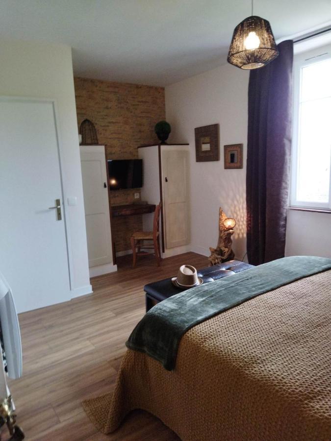 La Ménardière Serenitatis chambre d'hôtes petit déjeuner compris Corseul Extérieur photo