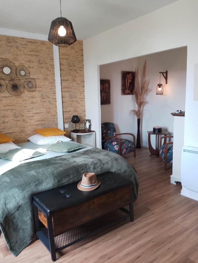 La Ménardière Serenitatis chambre d'hôtes petit déjeuner compris Corseul Extérieur photo